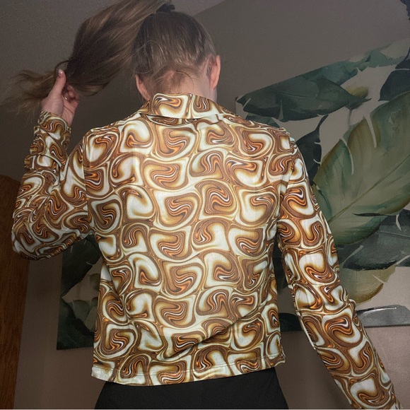 Cropped patterned button-up - Picture 5 of 9